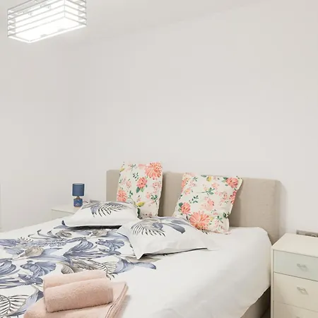 Iki Blue Gigantes, High Speed Free-wifi Apartment *