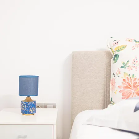 Iki Blue Gigantes, High Speed Free-wifi *